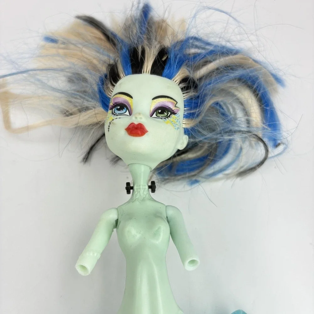 Monster High Frankie Stein Doll Great‎ Scarrier Reef Tail Green Mermaid *FLAWS*